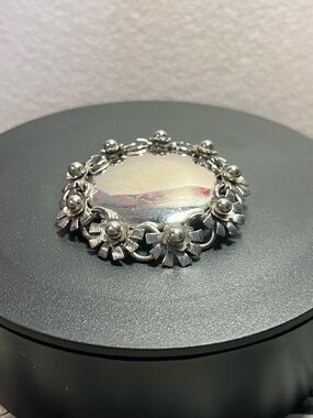 Silver Floral Link Brooch. Beautiful statement piece